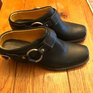 🌟🌟🌟SOLD Frye Belted Harness Mule EUC🌟🌟🌟